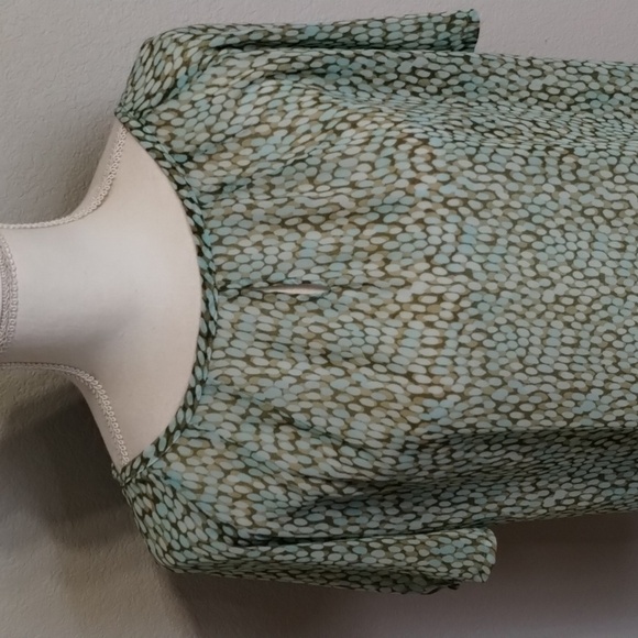 CAbi Blouse 602 Size Medium Pebble Blue Green Print Sheer Flowy Shirt Sleeve - Picture 3 of 12